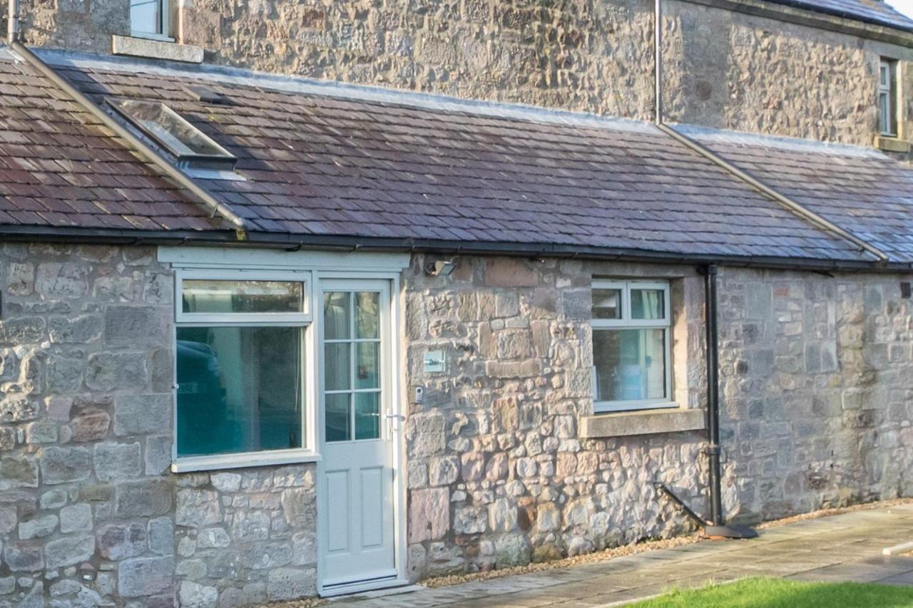 Host & Stay - Daisy Cottage Bamburgh Bagian luar foto